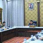 Gubernur Sumatera Selatan (Sumsel) Dr. H. Herman Deru saat paparan Program 100.000 Sultan Muda sebagai andalan dalam asesmen virtual Tim Percepatan Akses Keuangan Daerah (TPKAD) Award 2026 yang digelar dari Griya Agung,  Palembang, Jumat (31/7/2026). Foto: Humas Pemprov Sumsel.