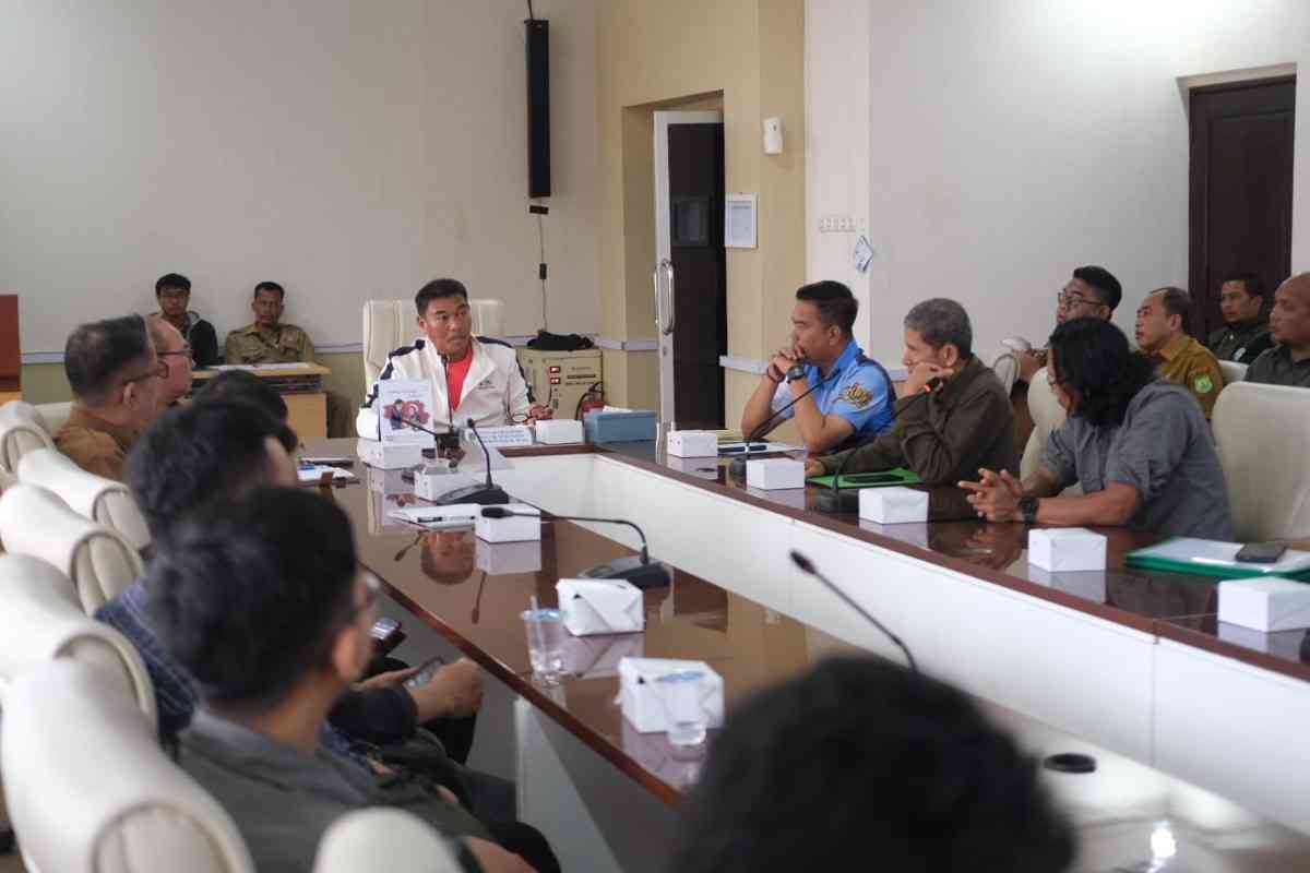 Pemerintah Kabupaten Musi Banyuasin (Muba) bersama sejumlah instansi terkait menggelar Rapat Koordinasi Persiapan Pelaksanaan Kegiatan Inventarisasi dan Verifikasi Penyelesaian Penguasaan Tanah dalam rangka Penataan Kawasan Hutan (PPTPKH) Tahap 4 di Kabupaten Muba, Selasa (18/8/2026). Foto: Kominfo Muba.