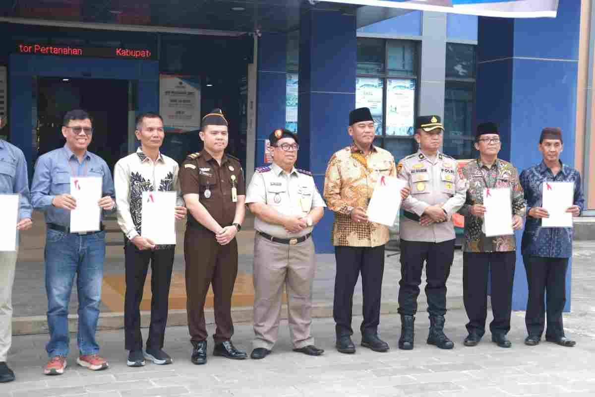 Kantor Pertanahan Kabupaten Musi Banyuasin (Kantah BPN Muba) menggelar Upacara Peringatan Hari Agraria dan Tata Ruang (HANTRA) Tahun 2026 yang berlangsung khidmat di lapangan upacara Kantor Pertanahan Muba, Kamis (24/09/2026). Foto: Kominfo Muba.