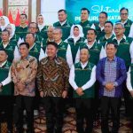 Gubernur Sumatera Selatan Dr. H. Herman Deru dan Wagub Cik Ujang saat pengukuhan pengurus Ikatan Keluarga Musi Banyuasin (IKA-Muba) Sumsel periode 2026–2030, dengan Apriyadi sebagai ketua terpilih. Foto: Humas Pemprov Sumsel.