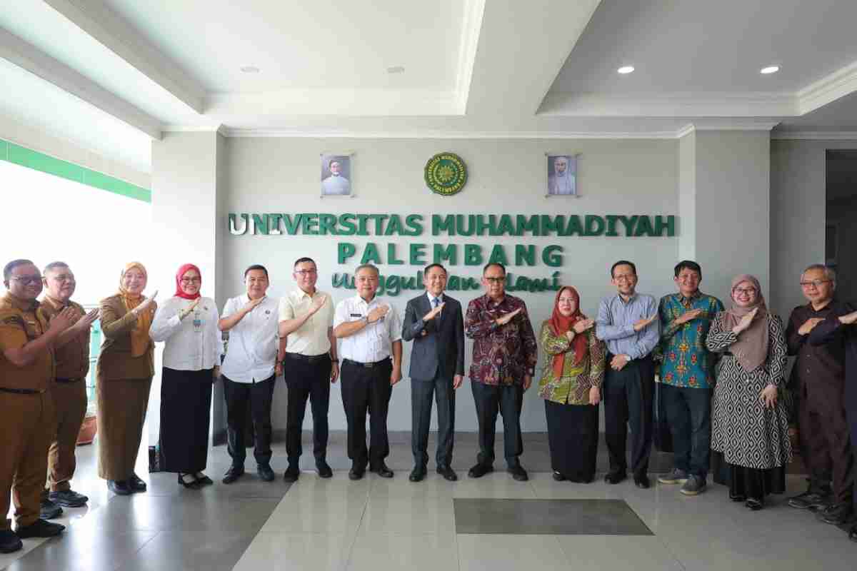 Walikota Palembang, Ratu Dewa menerima silaturahmi sekaligus tindak lanjut kerja sama Memorandum of Understanding (MoU) Universitas Muhammadiyah Palembang (UMP), Senin (28/9/2026). Foto: Kominfo Palembang. 