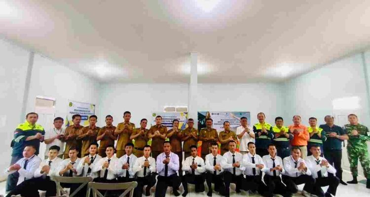 Program Keluarga Maju (PKM), sebanyak 15 Generasi Unggul Muba dilatih PPSDM Geominerba Kementerian ESDM di PT Madhucon Indonesia. Foto: Dok Dinasnakertrans Muba.