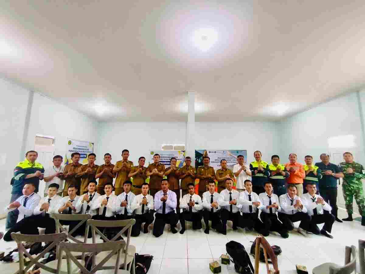 Program Keluarga Maju (PKM), sebanyak 15 Generasi Unggul Muba dilatih PPSDM Geominerba Kementerian ESDM di PT Madhucon Indonesia. Foto: Dok Dinasnakertrans Muba.