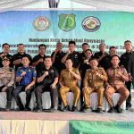 Sekda Muba Drs Syafaruddin, MSi saat menghadiri kegiatan Bamukoi Berbagi sekaligus Pengukuhan Pengurus Koperasi Bamukoi Kabupaten Musi Banyuasin Periode 2026-2031, di Lapangan Dusun 2, Desa Sukadamai, Kecamatan Tungkal Jaya, Selasa (8/9/2026). Foto: Kominfo Muba.