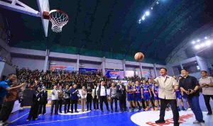 Gubernur Sumsel, Herman Deru saat membuka secara resmi Honda DBL with Kopi Good Day 2026 South Sumatera Series di GOR Dempo, Jakabaring Sport City (JSC) Palembang, Jumat (11/9/2026) sore. Foto: Humas Pemprov Sumsel.