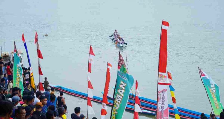 Suasana lomba bidar di Sungai Musi, Babat Toman, Muba, Sabtu (12/9/2026). Foto: Kominfo Muba.