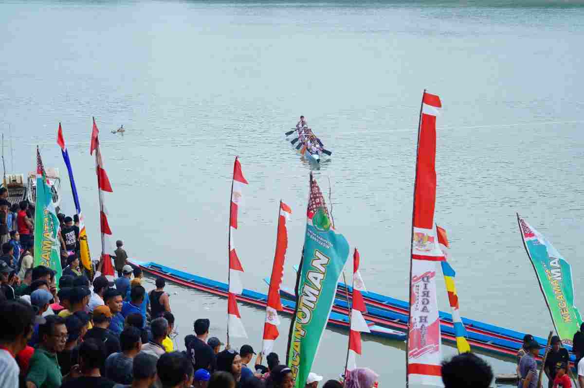 Suasana lomba bidar di Sungai Musi, Babat Toman, Muba, Sabtu (12/9/2026). Foto: Kominfo Muba.