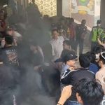Massa yang menggelar aksi di DPRD Sumsel, Rabu (30/9/2026). Foto: screenshot Medsos.