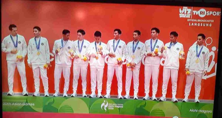 Tim beregu putra bulutangkis Indonesia meraih medali emas. Foto: tangkapan layar TVRI.