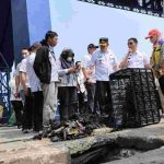 Asisten II Setda Kota Palembang Isnaini Madani meninjau sejumlah titik yang berpotensi mengalami genangan di ruas jalan protokol Kota Palembang, Rabu (23/9/2026). Foto: Kominfo Palembang.