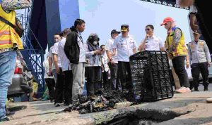 Asisten II Setda Kota Palembang Isnaini Madani meninjau sejumlah titik yang berpotensi mengalami genangan di ruas jalan protokol Kota Palembang, Rabu (23/9/2026). Foto: Kominfo Palembang.