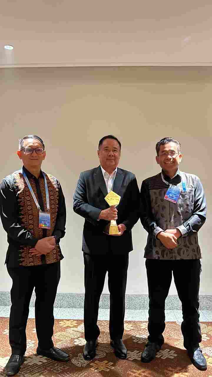 Wakil Gubernur Sumsel H. Cik Ujang pada acara pembukaan Festival Ekonomi Keuangan Digital Indonesia (FEKDI) X Indonesia Fintech Summit and Expo 2026 serta Rapat Koordinasi Nasional Pengendalian Inflasi dan Percepatan dan Perluasan Digitalisasi Daerah (P2DD) Tahun 2026 yang digelar Kementerian Dalam Negeri di Jakarta International Convention Center, Kamis (24/9/2026). Foto: Humas Pemprov Sumsel.