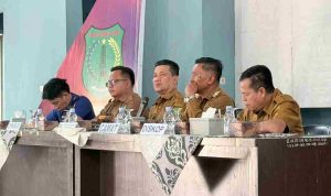 Sekda Muba Drs Syafaruddin, MSi saat melakukan kunjungan kerja ke Kecamatan Tungkal Jaya, yang dipusatkan di Kantor Camat Tungkal Jaya, Selasa (8/9/2026). Foto: Kominfo Muba.