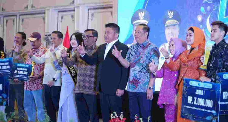 Pembukaan Festival Literasi Sumsel Tahun 2026 oleh Gubernur Sumsel Herman Deru, didampingi Wakil Gubernur Sumsel H. Cik Ujang, di Ballroom The Sultan Convention Center, Sabtu (5/9) pagi. Foto: Humas Pemprov Sumsel.