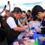 Gubernur Sumsel, Herman Deru saat pemusnahan Barang Bukti Narkotika Jaringan Internasional Malaysia-Palembang-PALI, berupa sabu seberat 45,5 kilogram, ekstasi sebanyak 9.439 butir, serta etomidate sebanyak 140 cartridge, di halaman Kantor Badan Narkotika Nasional Provinsi (BNNP) Sumsel, Kamis (18/9/2026) siang. Foto: Humas Pemprov Sumsel.