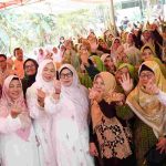 Ketua Tim Penggerak PKK Kabupaten Musi Banyuasin (Muba) Hj Patimah Toha saat menghadiri Peringatan Maulid Nabi Muhammad SAW 1448 H/2026 M, sekaligus meresmikan Rumah Zikir Pondok Pesantren (Ponpes) Nur Fikri Muslimin, Desa Peninggalan, Kecamatan Tungkal Jaya, Rabu (16/9/2026). Foto: Kominfo Muba.