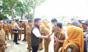 puskes-40kb Gubernur Sumsel Herman Deru saat meninjau Posko Siaga Karhutla di Kantor Camat Kertapati, Palembang, Senin (7/9/2026). Foto: Humas Pemprov Sumsel.