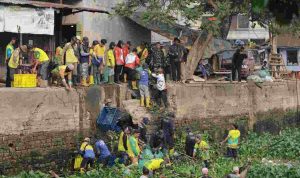 sekanak-40kb Kodim 0418/Palembang berkolaborasi dengan Pemerintah Kota Palembang menggelar kegiatan Indonesia Asri 2026 dengan melakukan pembersihan aliran Sungai Sekanak, Jumat (25/9/2026). Foto: Kominfo Palembang.