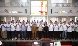Wali Kota Palembang Ratu Dewa saat Coffee Morning bersama anggota asosiasi badan usaha GAPENSI, GATENSI, HIPMI, REI, INKINDO dan IDI terkait pelaksanaan Sensus Ekonomi 2026 di Ruang Rapat Parameswara, Selasa (8/9/2026). Foto: Kominfo Palembang.