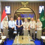 Gubernur Sumatera Selatan (Sumsel) Dr. H. Herman Deru menerima audiensi Kepala Balai Karantina Hewan, Ikan, dan Tumbuhan (HIT) Sumsel Sri Endah Ekandari beserta jajaran dalam rangka silaturahmi di Ruang Tamu Gubernur Sumsel, Senin (1/9/2026). Foto: Humas Pemprov Sumsel.