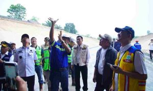 Gubernur Sumatera Selatan, Dr. H. Herman Deru didampingi Bupati Muba HM Toha secara resmi meresmikan penggunaan jalan khusus angkutan batubara yang dikelola PT Marga Bara Jaya (MBJ) di Kecamatan Bayung Lencir, Rabu (28/10/2026). Foto: Kominfo Muba.