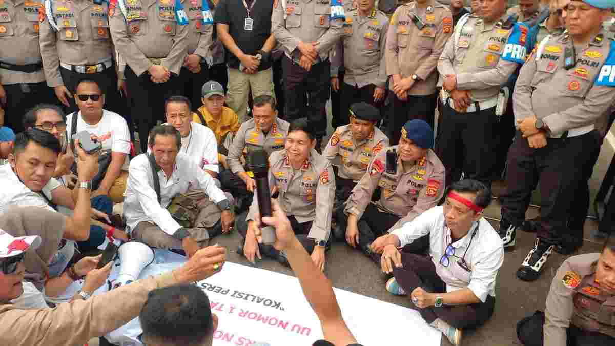 Kapolda Sumsel Brigjen Pol. Rony Samtana saat menerima aspirasi para komunitas wartawan. Foto: IST