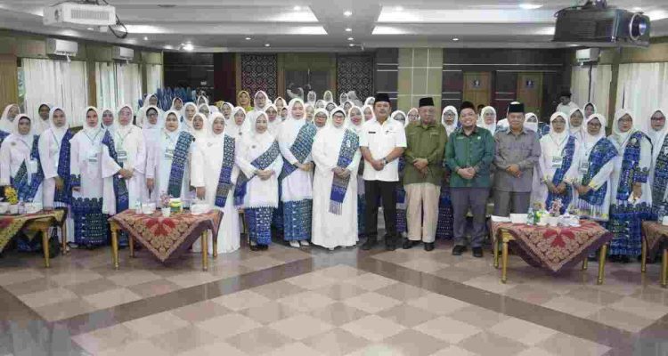 Badan Kontak Majelis Taklim (BKMT) Kabupaten Musi Banyuasin menggelar Musyawarah Daerah (Musda) VI. Kegiatan berlangsung di Auditorium Pemkab Muba, Rabu (28/10/2026). Musda ini dihadiri Staf Ahli TP PKK Muba Liliyani A Rohman, Ketua Dharma Wanita Persatuan Muba Fatimah Syafarudin serta pengurus BKMT Kabupaten dan Kecamatan se-Muba. Foto: Kominfo Muba.