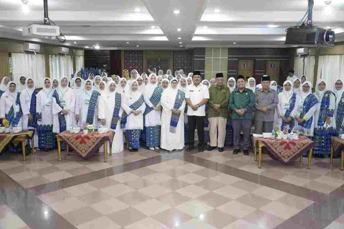 Badan Kontak Majelis Taklim (BKMT) Kabupaten Musi Banyuasin menggelar Musyawarah Daerah (Musda) VI. Kegiatan berlangsung di Auditorium Pemkab Muba, Rabu (28/10/2026). Musda ini dihadiri Staf Ahli TP PKK Muba Liliyani A Rohman, Ketua Dharma Wanita Persatuan Muba Fatimah Syafarudin serta pengurus BKMT Kabupaten dan Kecamatan se-Muba. Foto: Kominfo Muba.