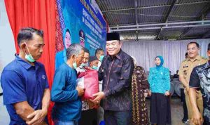 Bupati Musi Banyuasin HM Toha Tohet, SH didampingi Ketua TP PKK Muba Hj Patimah Toha mengunjungi Kecamatan Bayung Lencir, dalam rangka silaturahmi bersama tokoh agama, tokoh masyarakat, dan warga di Kelurahan Bayung Lencir Indah, Senin (19/10/2026). Foto: Kominfo Muba.