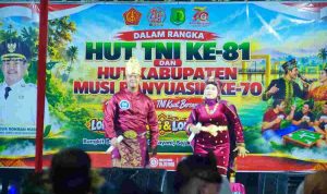 senjang1-40kb Salah satu peserta lomba senanjang di Stable Berkuda Sekayu, Kamis (08/10/2026) malam. Foto: Kominfo Muba.