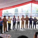 Gubernur Sumsel, Herman Deru dan Walikolta Palembang, Ratu Dewa meresmikan proyek perluasan dan pendalaman kolam retensi simpang Polda, Palembang, Senin (5/10/2026). Foto: Komin fo Palembang.