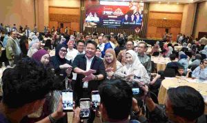 Gubernur Sumsel Herman Deru saat menghadiri kegiatan Akad Massal dan Seminar UMKM Sultan Muda, serta peluncuran Sultan Muda Corner dalam rangka Hari Ulang Tahun (HUT) ke-69 Bank Sumsel Babel di Hotel Aryaduta, Palembang, Selasa (27/10/2026). Foto: Humas Pemprov Sumsel.