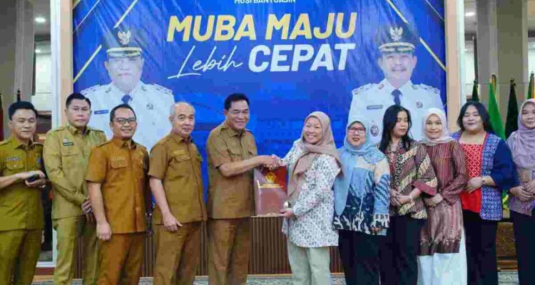 Bupati Muba, HM Toha menyambut tim BPK Sumsel, Selasa (27/10/2026). Foto: Kominfo Muba.