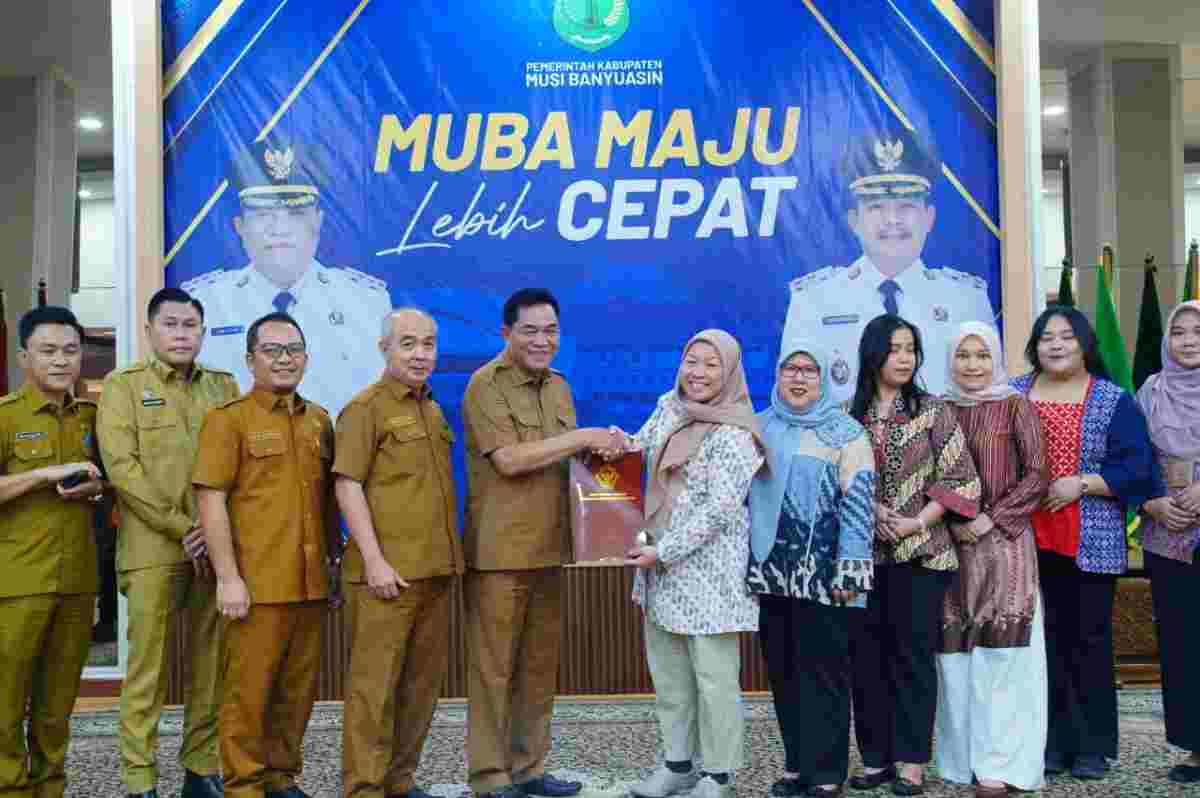 Bupati Muba, HM Toha menyambut tim BPK Sumsel, Selasa (27/10/2026). Foto: Kominfo Muba.