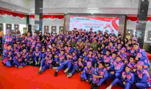 toha1-40kb Bupati Muba,HM Toha saat bersama para pemuda pada peringatan Hari Sumpah Pemuda (HSP) ke-98 Tahun 2026 yang dirangkaikan dengan pelepasan kontingen Pekan Olahraga Pelajar Daerah (POBDA) Provinsi Sumatera Selatan di Pendopoan Griya Bumi Serasan Sekate, Kamis (29/10/2026). Foto: Kominfo Muba.