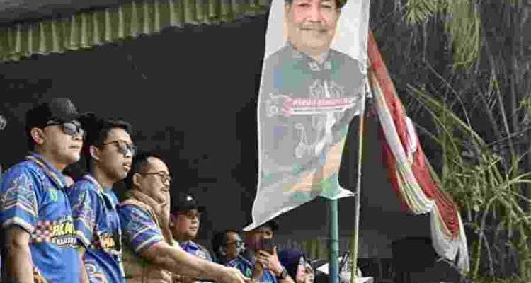 Wabup Muba, Rohman saat membuka balap ketek di kawasan tepi Sungai Musi, Desa Bailangu Timur, Kecamatan Sekayu. Foto: Kominfo Muba.