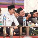 Wakil Bupati Musi Banyuasin (Muba) Kyai Abdur Rohman Husen menghadiri Haflah Khotmil Qur’an ke-XII sekaligus peringatan Hari Santri Nasional Zona 4 Kabupaten Muba di Pondok Pesantren Annur, Desa Gajah Mati, Kecamatan Babat Supat, Kamis (22/10/2026). Foto: Kominfo Muba.