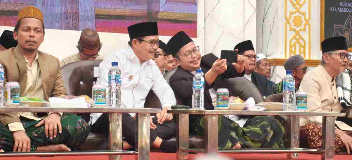 Wakil Bupati Musi Banyuasin (Muba) Kyai Abdur Rohman Husen menghadiri Haflah Khotmil Qur’an ke-XII sekaligus peringatan Hari Santri Nasional Zona 4 Kabupaten Muba di Pondok Pesantren Annur, Desa Gajah Mati, Kecamatan Babat Supat, Kamis (22/10/2026). Foto: Kominfo Muba.